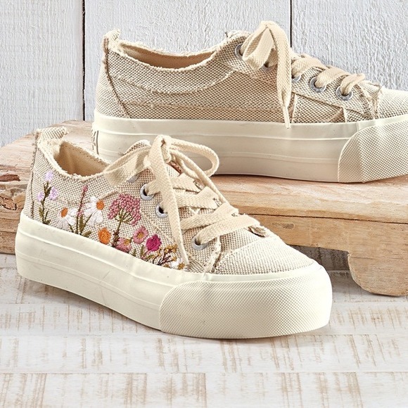 Blowfish Malibu Shoes - Blowfish Malibu Sadie-Sun Cream Floral Embroidered Platform Sneaker Vegan Sz 7
